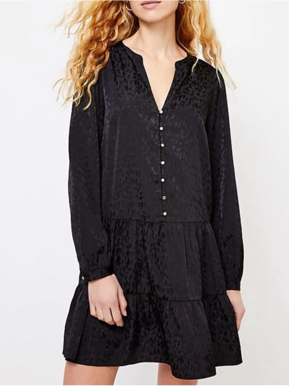 LOFT Small Black Long-Sleeve Tiered V-Neck Dress